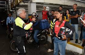 MOTOCICLISTAS DE APLICATIVO PARTICIPAM DE AÇÃO EDUCATIVA DA TRANSALVADOR