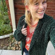 かぎ針編みのアニバーサリーケーキカーディガンパターン PDF 初心者向けスーパーバルキーヤーン