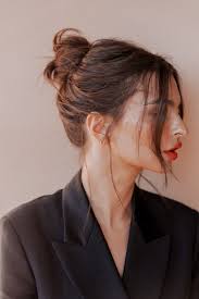 Images of emily ratajkowski have long been breaking the internet. Steal Emily Ratajkowski S Easy Updos Into The Gloss