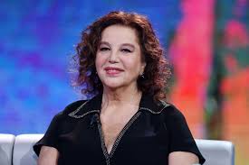 Icona di bellezza e sensualità, stefania sandrelli festeggia oggi 75 anni, più della metà dei quali passati sul grande schermo. I Figli Di Stefania Sandrelli Quanti Ne Ha E I Loro I Nomi