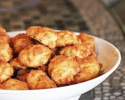 Gougeres Au Saucisson A L Ail Au Thermomix Recette Thermomix Gougere Fromage Recette Gougere Gougeres