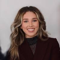 Courtney Swift's Instagram, Twitter & Facebook