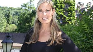 Sie wird kloeppel bei rtl aktuell im wechsel mit kollege maik meuser vertreten und außerdem auch an den wochenenden vor der kamera stehen. Nach Schwerem Schicksalsschlag Rtl Moderatorin Birgit Von Bentzel Spricht Offen Uber Den Tod Ihrer Eltern