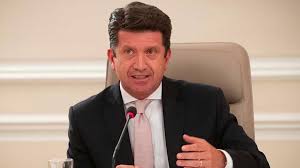 El ministro de defensa, diego molano aponte y los altos mandos de las fuerzas militares realizaron conmemoraciã³n del dãa de la memoria y la solidaridad la plenaria del senado libra este lunes uno de los debates más tensionantes del actual periodo de sesiones: Radican Mocion De Censura Contra Diego Molano Kienyke
