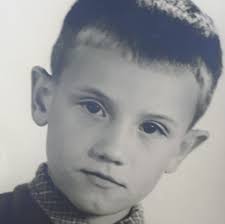 Lam Morrison is at Hot Tuna Bar.