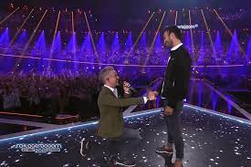 Christoff de bolle (born in ninove, belgium on 18 june 1976), better known by the mononym christoff is a belgian flemish schlager singer. Christoff Vraagt Zijn Vriend Ten Huwelijk Tijdens Tv Uitzending Roze Golf