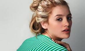 تصدرت الفنانة السورية مرام علي، إحدى بطلات مسلسل عروس بيروت، مؤشر البحث جوجل في المملكة العربية السعودية بآلاف من عمليات البحث وذلك بسبب تصريحاتها أدلت بها، وأكدت من خلالها أنها تتلقى الكثير من الرسائل التي تؤنبها على ما تفعله من خلال شخصية نايا. Ø§Ù„Ù†Ø¬Ù…Ø© Ø§Ù„Ø³ÙˆØ±ÙŠØ© Ù…Ø±Ø§Ù… Ø¹Ù„ÙŠ ØªØ´ÙƒÙˆ Ù…Ù† Ù…ØªØ§Ø¹Ø¨ Ù†Ø§ÙŠØ§ Ø§Ù„Ù‚Ø¯Ø³ Ø§Ù„Ø¹Ø±Ø¨ÙŠ