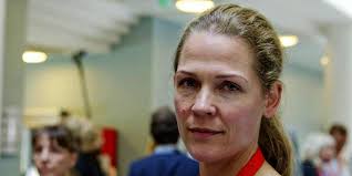 Wenche behring (gift wenche behring breivik) var født i kragerø og vokste opp under svært vanskelige forhold, med en psykisk syk mor. Snakket Ogsa Med Wenche Behring Breivik Klar Tale