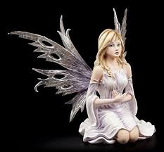 Wunderschone Elfen Figur Calla Mit Glaskugel Fee Fairy Elfenfigur Elfenfiguren Feen Bilder Feenpuppen