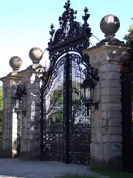 Newport Ri Iron Gates Porch Flowers Newport Rhode Island