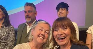 Lorraine Kelly shares snap with Pauline Quirke as fans issue same demand