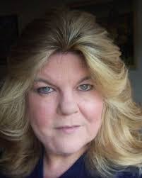 Anne Dilworth's Instagram, Twitter & Facebook