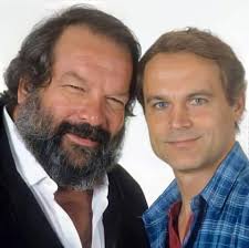 L'omaggio di Tom Cruise a Val Kilmer: «Vorrei onorare un mio caro amico,  Val Kilmer. Non so davvero dirvi quanto io ammiri il suo lavoro, quanto  abbia pensato a lui come essere