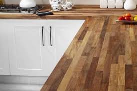 Las encimeras de cristal aportan muchísima luz a la cocina cuando son de tonos claros y neutros, aunque podemos encontrarlas casi de cualquier color. Encimeras De Madera Descubre Sus Ventajas Y Dale Un Aspecto Diferente A Tu Cocina Monkey Floor