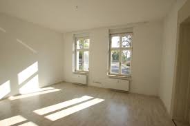 Die meisten angebote fast 74,1% fűr die suchergebnisse wohnung mieten in osterburg haben ein bild. 4 Zimmer Wohnung Zu Vermieten Bahnhofsallee 4 39606 Osterburg Osterburg Altmark Mapio Net