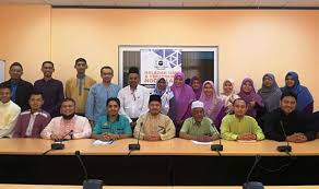 Senarai menteri kabinet yang dilantik sebagai menteri persekutuan yang baru telah diserahkan oleh tun m untuk tatapan semua rakyat malaysia selepas terbinanya kerajaan baharu, pakatan harapan yang diketuai oleh tun dr. 15 Ngo Islam Kongsi Idea Yayasan Dakwah Islamiah Malaysia