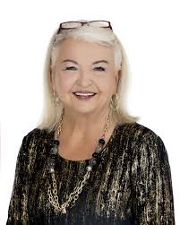 Darlene Langley's Instagram, Twitter & Facebook