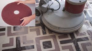 Une fois que vous remarquez la moisissure sur votre plancher de ciment, nettoyer dès que vous avez le temps. Comment Nettoyer Et Entretenir Ses Carreaux De Ciment