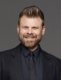 Cara Sadler's Instagram, Twitter & Facebook