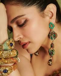 Deepika Padukone Age Husband Net Worth Biography Deepika Padukone Bollywood Actress Deepika Padukone Hot