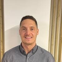 Alex Brackin's Instagram, Twitter & Facebook