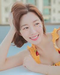 According to news reports, they have been together since the end of 2020. Lee Da In Picture ì´ë‹¤ì¸ Hancinema