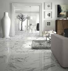 Carrelage Effet Marbre 5 Idees Deco Pour Un Interieur Chic En 2020 Decoration Interieure Villa Decoration Salle A Manger Interieur Maison Design