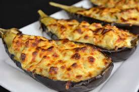 Sacar la carne de las berenjenas con una cuchara. Buenas Recetas De Pollo Con Berenjena Cuba En Noticias