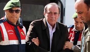 Kızı uğur kılıç 21 mayıs 1991'de alaattin çakıcı ile evlenmiştir. Alaattin Cakici Kimdir Serbest Kaldi