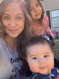 The fantastic Loren Stein and Chaverim Club budding artists.