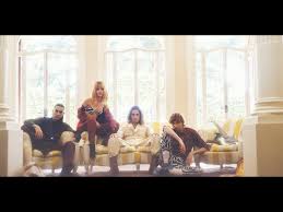 E5 buonasera, signore e signori, fuori gli attori. Maneskin Zitti E Buoni Italy Eurovision 2021 Lyrics In Italian English Youtube