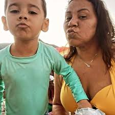 Desisti não querida vc vai conseguir também lutei por uma vaga pela honra  glória de Deus estou empregada🙏🏾