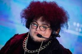 Flamengo demite treinador de LoL Kake após acusação de assédio sexual