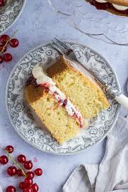 Let me just say, i'm a vanilla girl. Vegan Victoria Sponge Cake Domestic Gothess