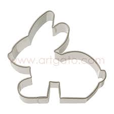 The details are perfect and the structure of the cookie cutter makes it sturdy to use . Cookie Cutter Tinplate Standing Up Easter Cookies 4 Assorted Cutters And 1 Base Cutter 6 13 Cm Artgato