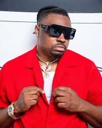 Des Moines R&B artist Entre Luche brings Recording Academy experience back  to Iowa