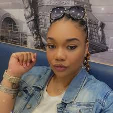 Jasmine Mccormick's Instagram, Twitter & Facebook