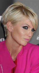Pin Von Anna Winter Auf Hair Styles Kurzhaarfrisuren Damen Langes Gesicht Kurzhaarfrisuren Bob Frisuren Rundes Gesicht