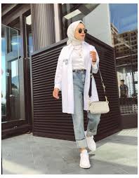 You can see how beautiful these plus size women look, no matter what outfit style or what color they wear. Hijab Style Casual Summer Outfits Hijabstylecasualsummeroutfits Fashion Style Summer Hijab Happ Inspirasi Fashion Hijab Casual Hijab Outfit Hijab Chic