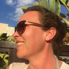 Hej! God svampskörd idag! Hittade också dessa som jag trodde kanske var nån  form av murkla, hittar den dock inte i mina svampböcker. Nån som vet? Växte  i mosskant längs med en