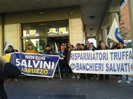 Banca Etruria Sit In Noi Con Salvini Risparmiatori Lasciati Soli