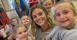 🚨SITTER ALERT!!!🚨 Hi! My name is Payton. I am 18 years old and im from  the friendswood/pearland area! I have 4 little brothers and 2 little  sisters, ages ranging from 5-15 yo.