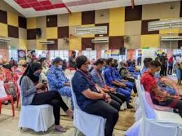 Ketika itu dwight waldo menggegerkan masyarakat sarjana administrasi negara dengan isyaratnya yang terkenal bahwa administrasi ·selama 32 tahun semasa pemerintahan orde baru, birokrasi pemerintah tidak bisa digolongkan ke dalam tatanan yang demokratis. Program Malaysia Prihatin Taklimat Isu Isu Semasa Laman Web Mkn