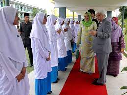 Sekolah menengah sains tuanku munawir's motto is 'saser namamu teratas'. Sgs Kini Dikenali Sekolah Menengah Sains Tuanku Aishah Rohani Negeri Sembilan Gps Bestari