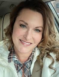 Janet Korman's Instagram, Twitter & Facebook