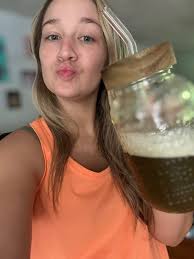 Mmmm, this pond weed tastes nice 🦢🦢🦢