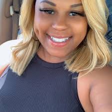 Jazmine Robbins's Instagram, Twitter & Facebook