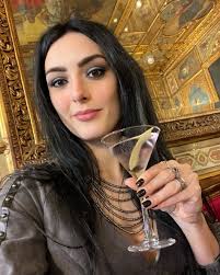 Sipping my Martini 🍸 in the oldest cafe in Europe 💫 A place to visit  while in Venezia. Yes, this is one of those places with the very expensive  coffe, but you
