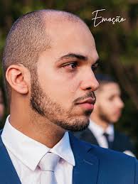 Querida, Joy Hoje é seu aniversário! Sempre nos disseram que com o passar  dos anos tudo mudaria. Que haveria limites para sonhar, para ousar, para se  reinventar. Que as prioridades seriam outras