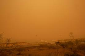 Quelques part dans l'est de la france.tempête de sable.décor de mars. Reouverture Des Aeroports Aux Canaries Apres Une Tempete De Sable